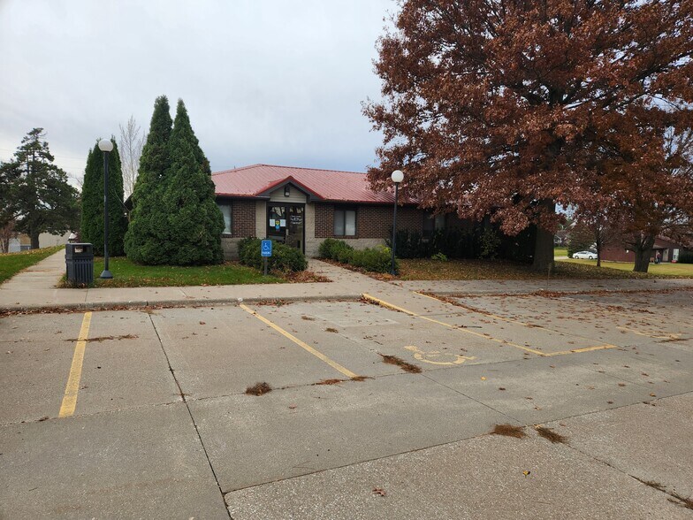 More Photos Of 1309 S Broadway St, Toledo Office For Sale