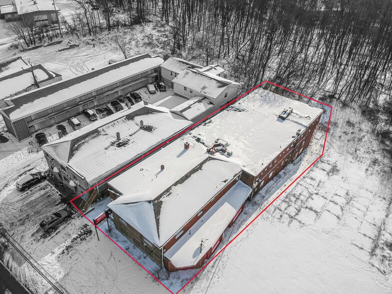 More Photos Of 225 Moon Clinton Rd, Coraopolis Warehouse For Sale