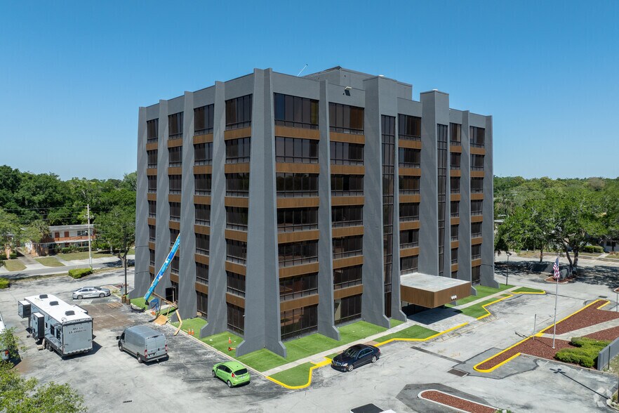 More Photos Of 900 N University Blvd, Jacksonville Medical For Lease