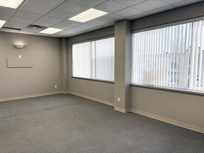 More Photos Of 65 Chippewa Rd, Sherwood Park Office For Sale