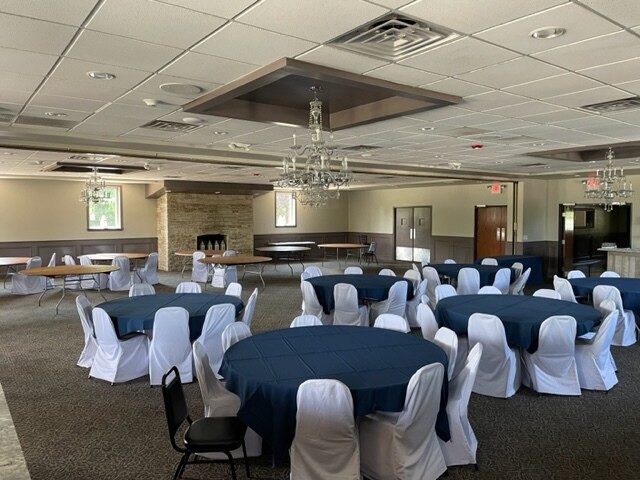 More Photos Of 35780 5 Mile Rd, Livonia Restaurant For Sale