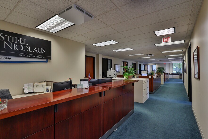 More Photos Of 3701 Corporate Pky, Center Valley Office For Lease