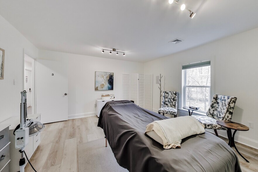 More Photos Of 5528A Hempstead Way, Springfield Office For Sale