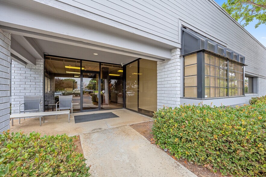 More Photos Of 5152 Avenida Encinas, Carlsbad Office For Sale