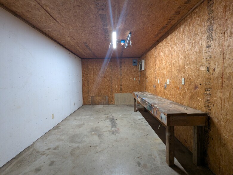 More Photos Of 5805 Old Dowlen Rd, Beaumont Warehouse For Lease