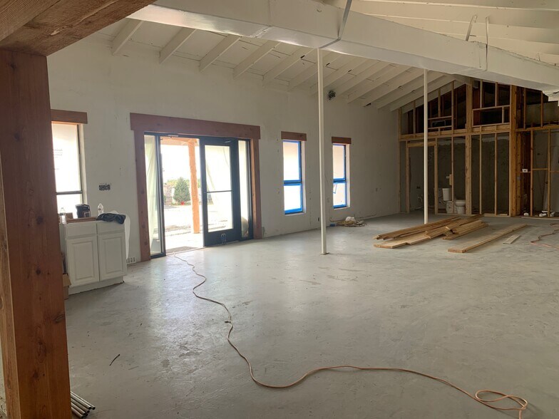More Photos Of 22214 State Highway 71 W, Spicewood Storefront Retail Office For Lease