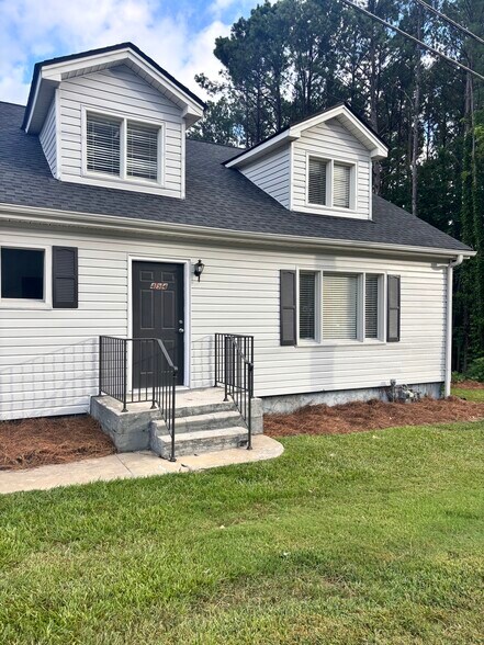 More Photos Of 494 W Crogan St, Lawrenceville Office Residential For Lease