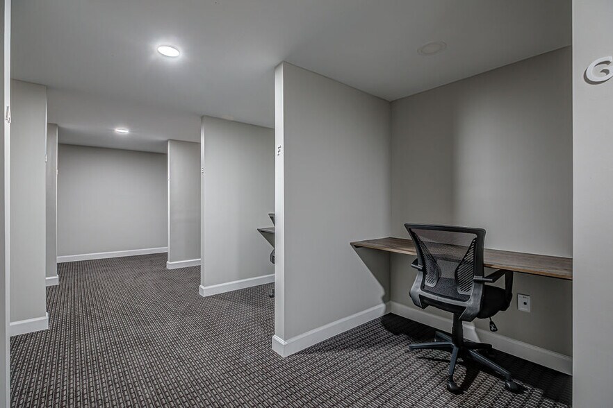 More Photos Of 304 Edgewood Dr, Trenton Medical For Lease