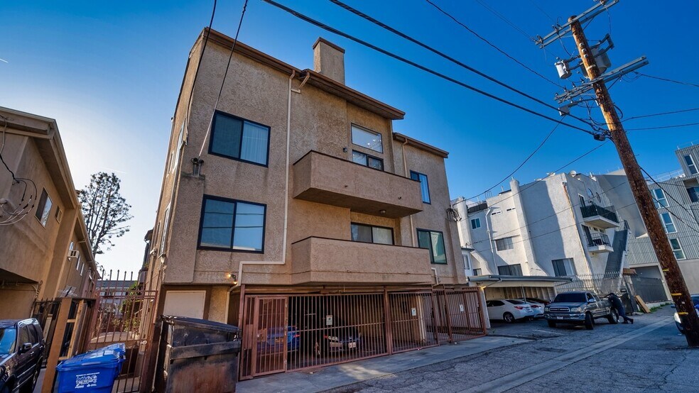 More Photos Of 1532 Granville Ave, Los Angeles Apartments For Sale