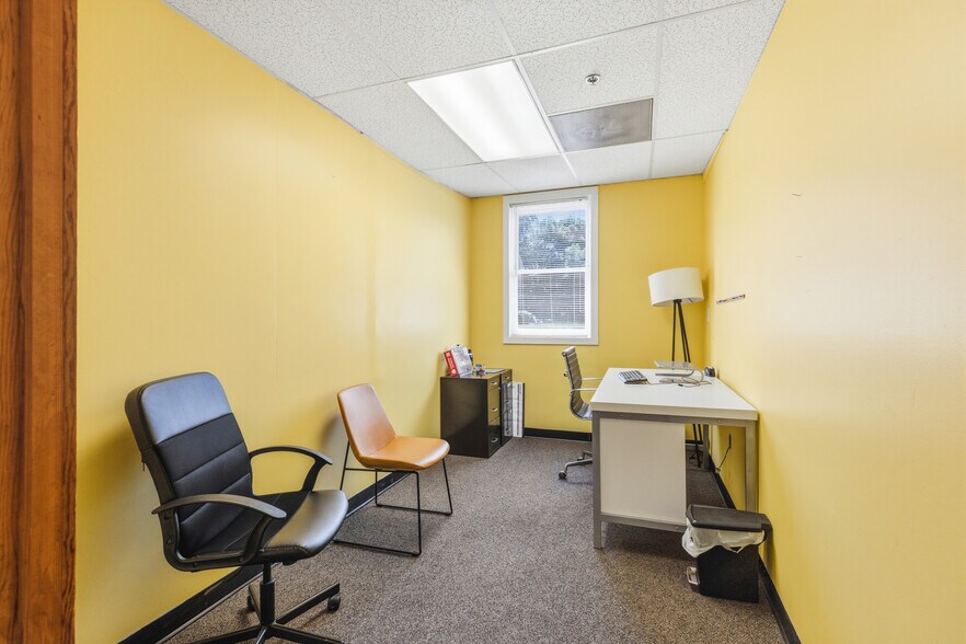 More Photos Of 36 Carpenter Street St, Keene Office For Sale