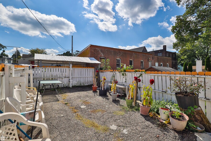 More Photos Of 902 W Wilkes Barre St, Easton Apartments For Sale