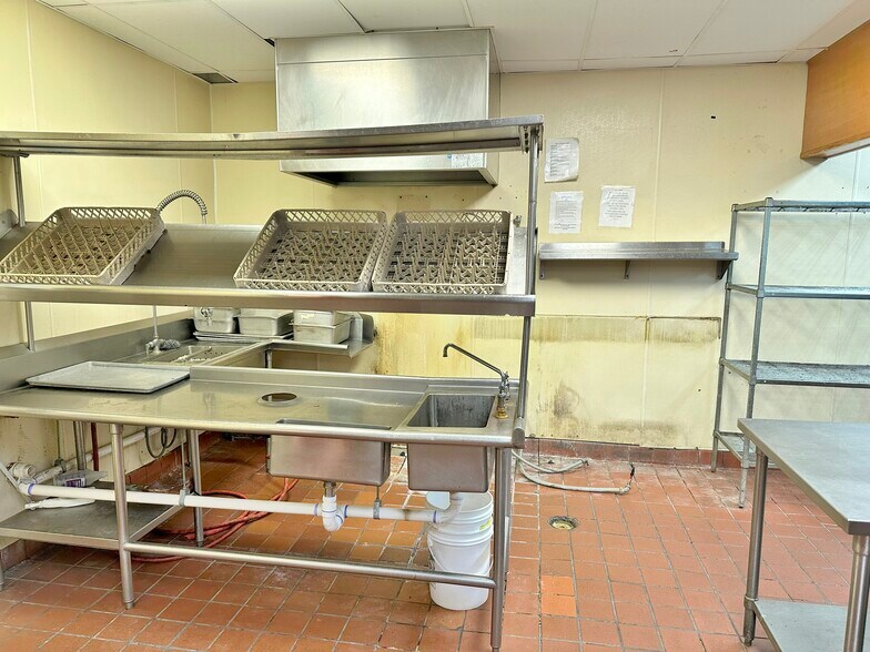 More Photos Of 4733 S Yale Ave, Tulsa Restaurant For Lease