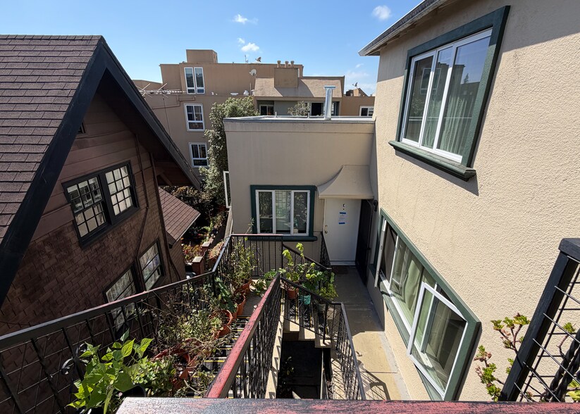 More Photos Of 539 Mandana Blvd, Oakland Apartments For Sale