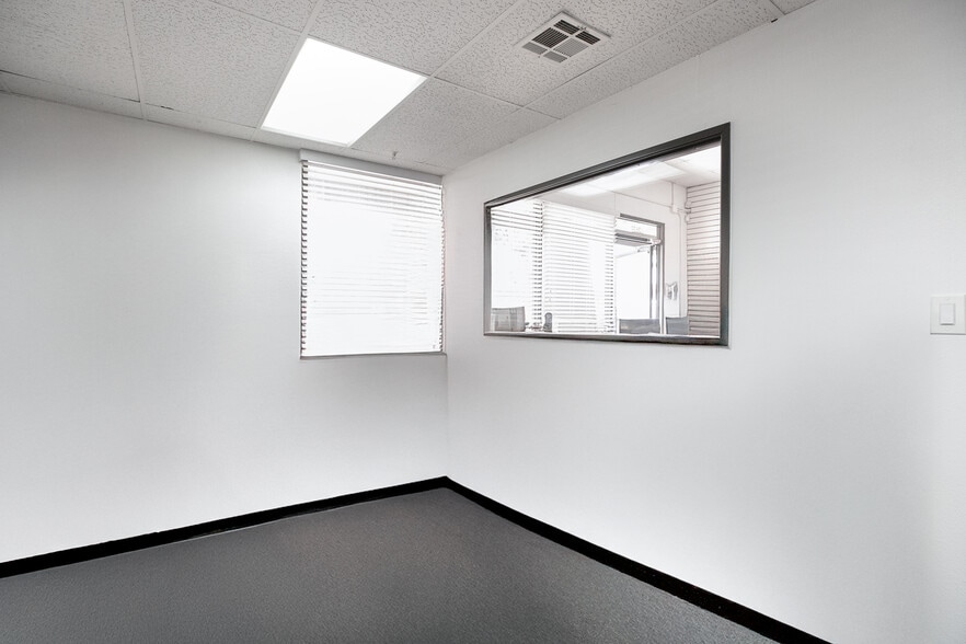 More Photos Of 2639 W Woodland Dr, Anaheim Manufacturing For Sale
