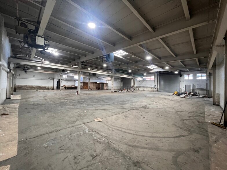 More Photos Of 945-975 Close Ave, Bronx Distribution For Lease