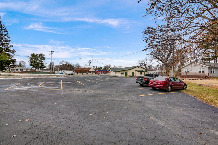 More Photos Of 617 E North St, Poynette Restaurant For Sale