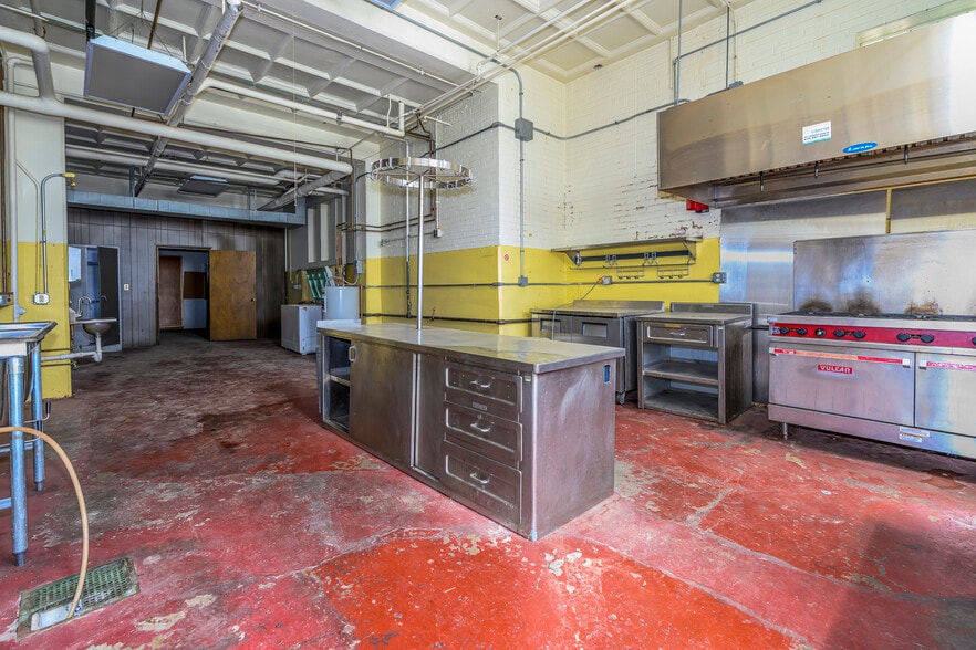 More Photos Of 6300 Minnesota Ave, Saint Louis Religious Facility For Sale