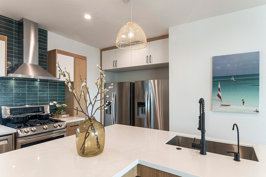 More Photos Of 811 N Harvard Blvd, Los Angeles Multifamily For Sale