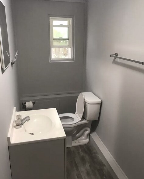 More Photos Of 140 N West St, Crown Point Apartments For Sale