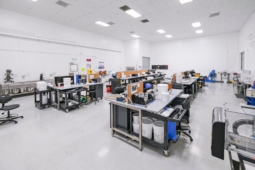 More Photos Of 1050 Cindy Ln, Carpinteria Light Manufacturing For Sale