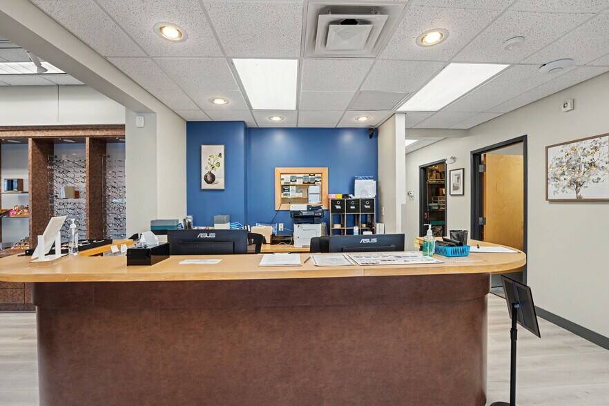More Photos Of 932 Elmwood Ave, Buffalo Flex For Sale