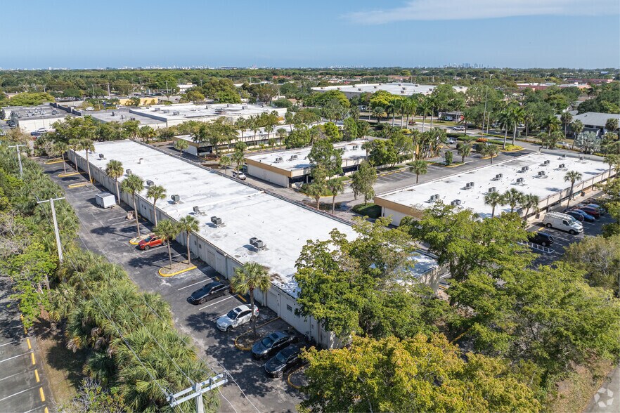 More Photos Of 6043 Kimberly Blvd, Fort Lauderdale Unknown For Lease