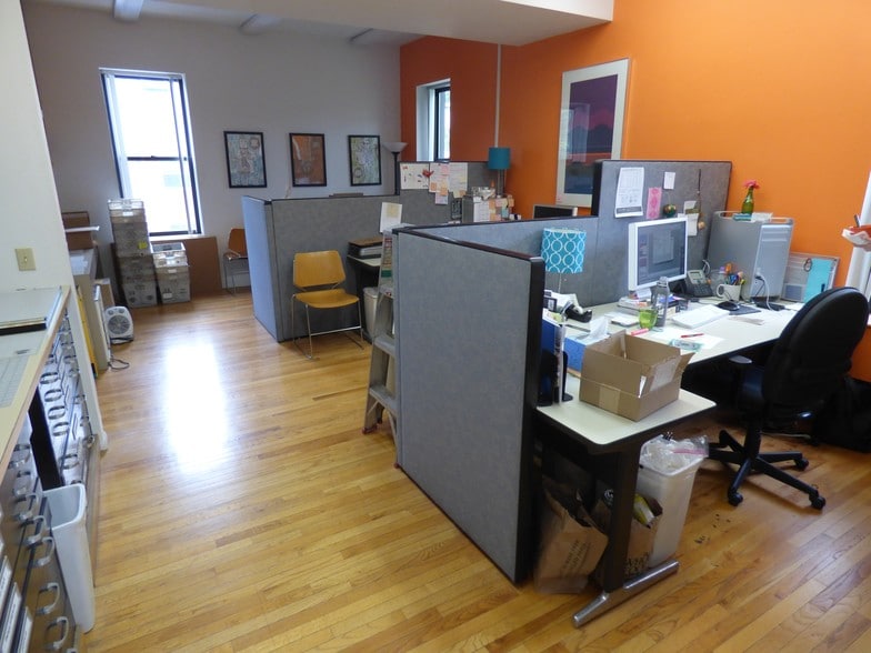 More Photos Of 4501-4509 Laclede Ave, Saint Louis Office For Sale