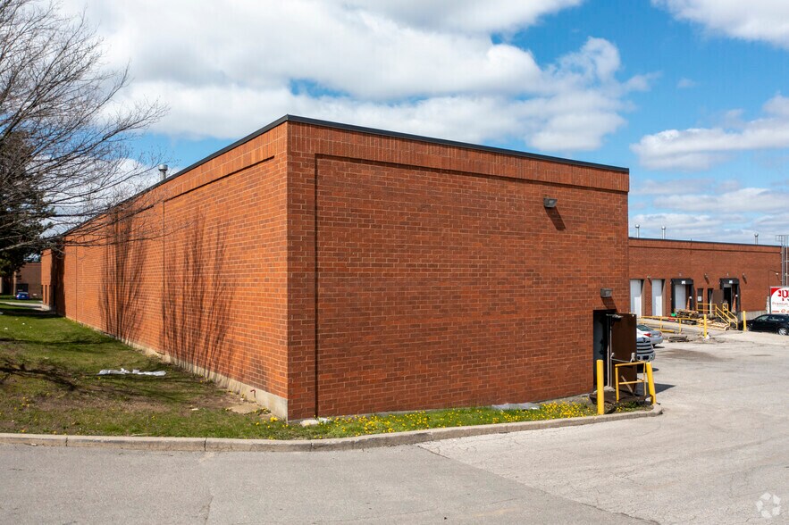 More Photos Of 815 Middlefield Rd, Toronto Manufacturing For Lease