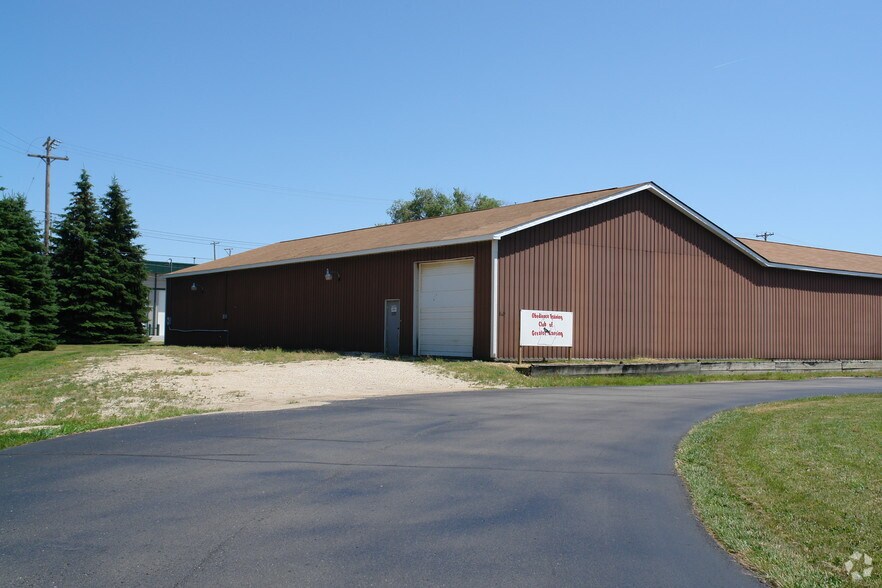 More Photos Of 3940 N Grand River Ave, Lansing Warehouse For Sale