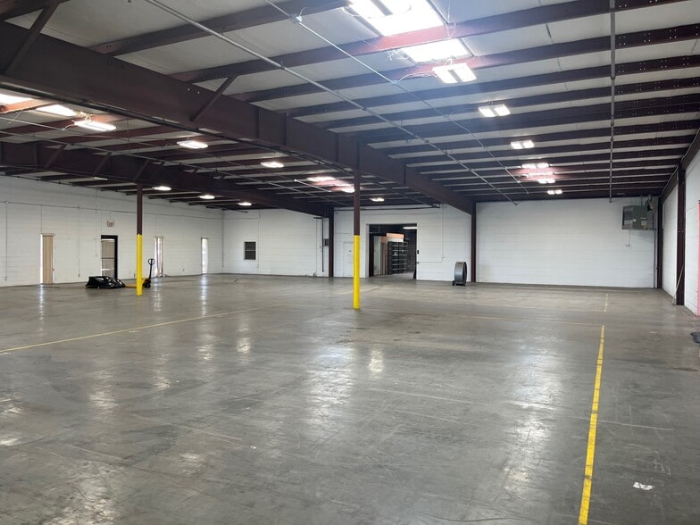 More Photos Of 3021 S High Ave, Oklahoma City Warehouse For Sale