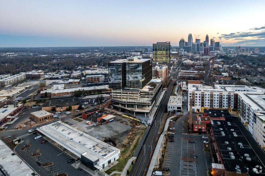 More Photos Of 2151 Hawkins St, Charlotte Office For Lease