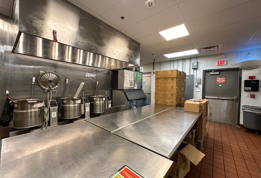 More Photos Of 5120 E Arrowhead Pky, Sioux Falls Fast Food For Sale