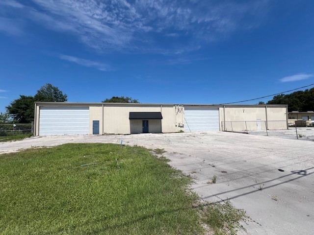 More Photos Of 205 Complex Dr, Lakeland Service For Lease
