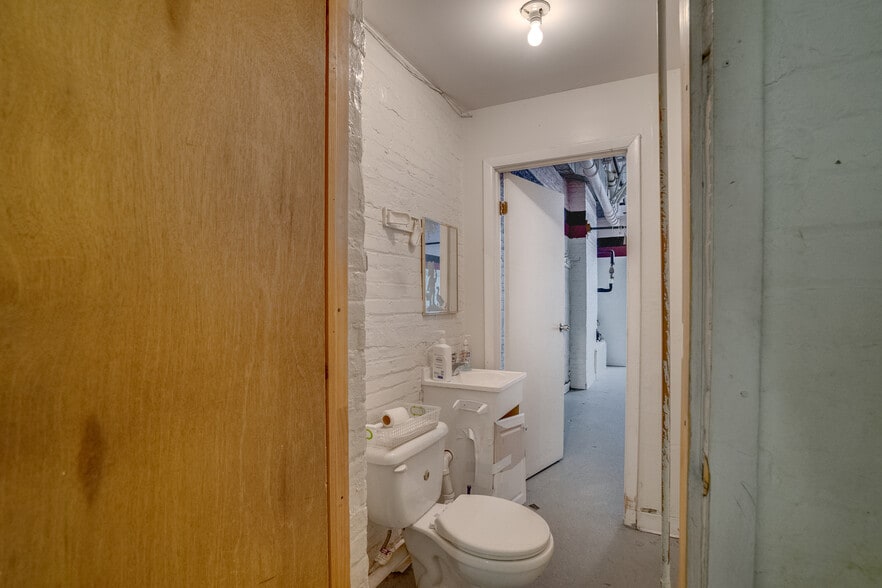 More Photos Of 2038 S Juniper St, Philadelphia Apartments For Lease