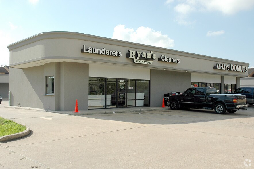 More Photos Of 2102-2150 Bay Area Blvd, Houston General Retail For Lease