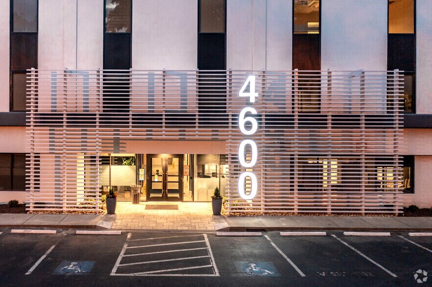 More Photos Of 4600 Park Rd, Charlotte Office For Lease