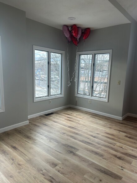 More Photos Of 960 Tiogue Pl, Coventry Coworking Space