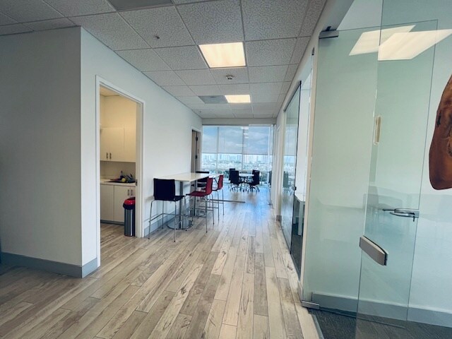 More Photos Of 20200 W Dixie Hwy, Aventura Medical For Lease