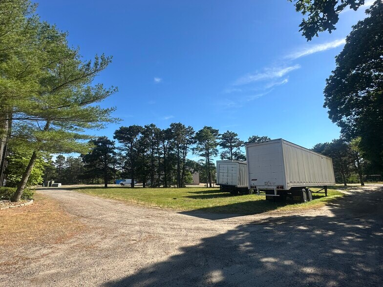 More Photos Of 22 A St, Edgartown Warehouse For Sale
