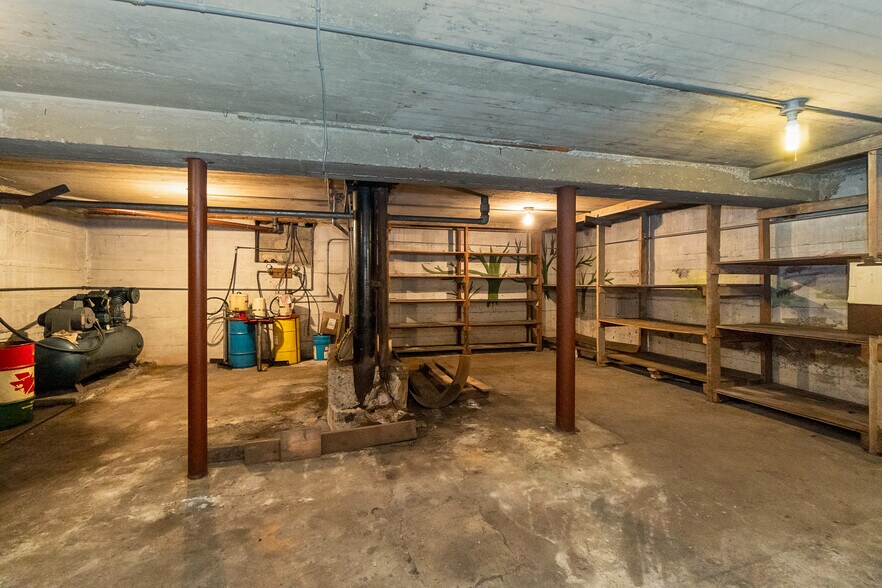 More Photos Of 6712 Main St, Martins Creek Service Station For Sale