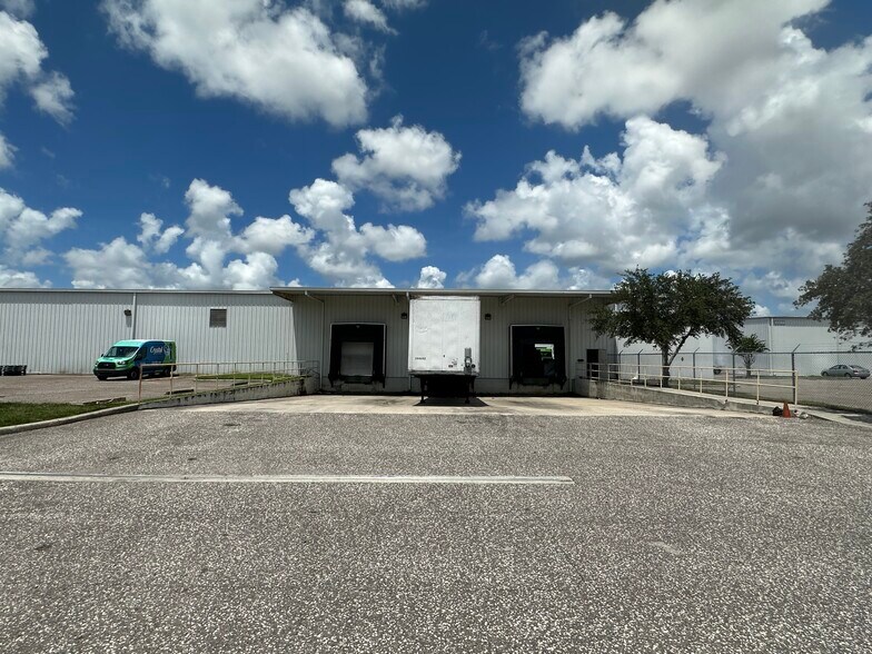More Photos Of 10284 US Highway 19 N, Pinellas Park Unknown For Lease
