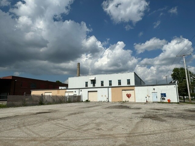 More Photos Of 315 Brighton St, La Porte Manufacturing For Lease