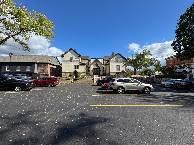More Photos Of 121 N Washington St, Naperville Medical For Lease