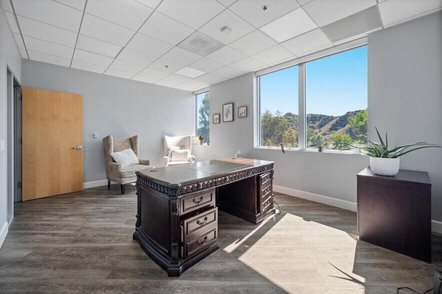 More Photos Of 28212 Kelly Johnson Pky, Valencia Medical For Lease