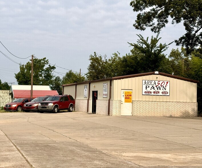 More Photos Of 300 W Broadway St, Morrilton Storefront For Sale