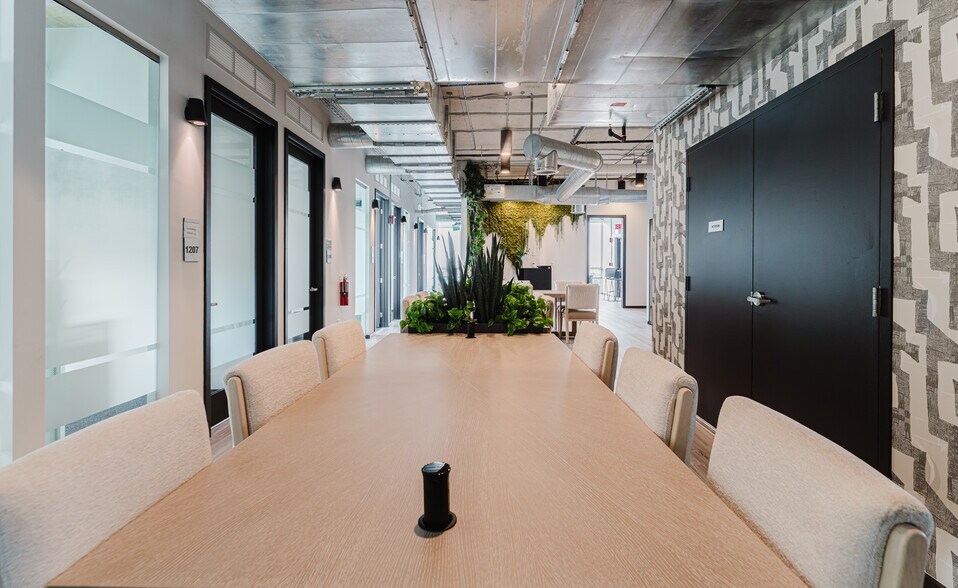 More Photos Of 420 SW 7th St, Miami Office For Lease