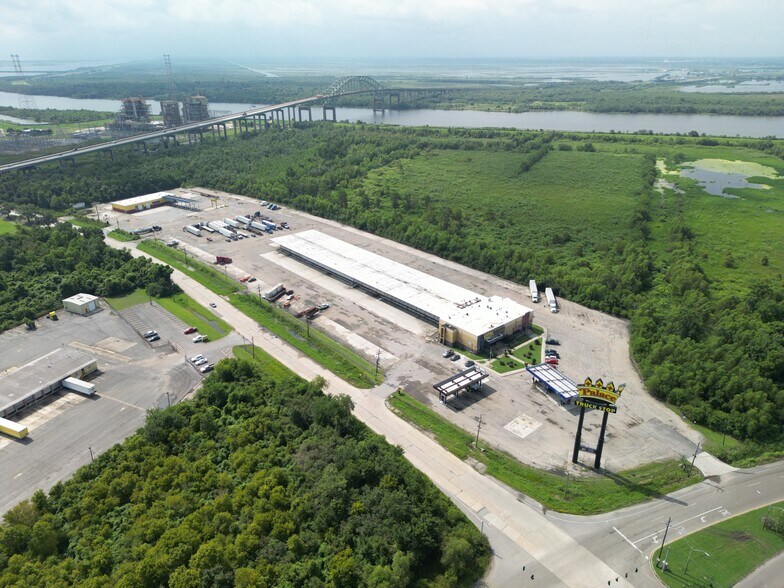 More Photos Of 12170 Old Gentilly Rd, New Orleans Truck Stop For Lease