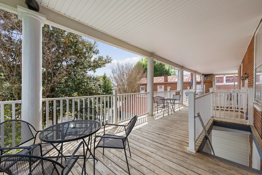 More Photos Of 146 Main St, Stanardsville Hospitality For Sale