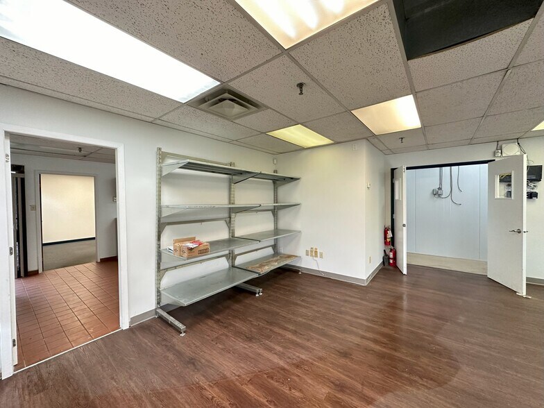 More Photos Of 11171 Horseshoe Way, Richmond Light Manufacturing For Sale
