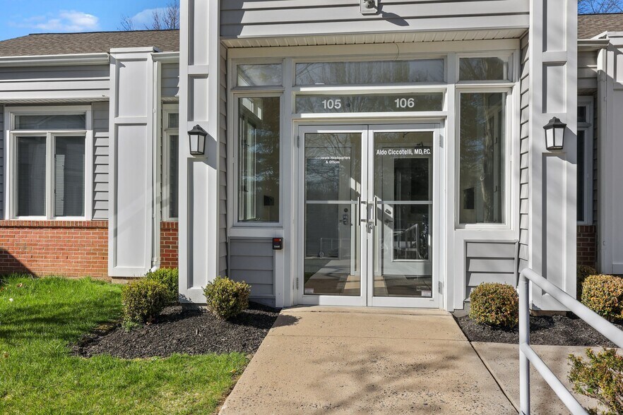 More Photos Of 105 Corporate Dr E, Langhorne Office For Sale
